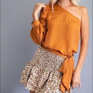 ORANGE/RUDT COLOR ONE SHOULDER BLOUSE